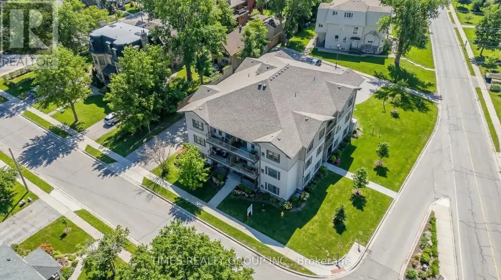 202 - 369 Hunter Street W, Peterborough (Town Ward 3)